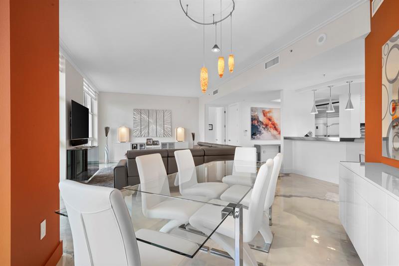 Image 9 of 48 For 347 New River Dr Ph 7