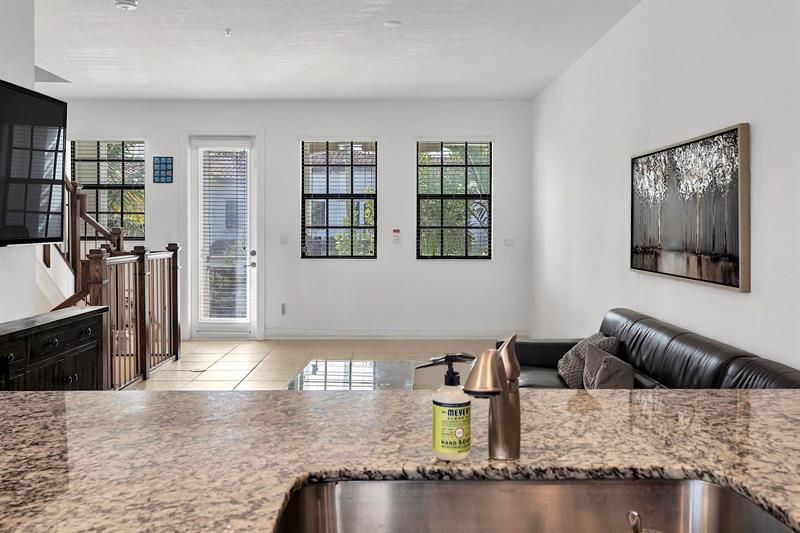 Image 18 of 29 For 11303 15th St