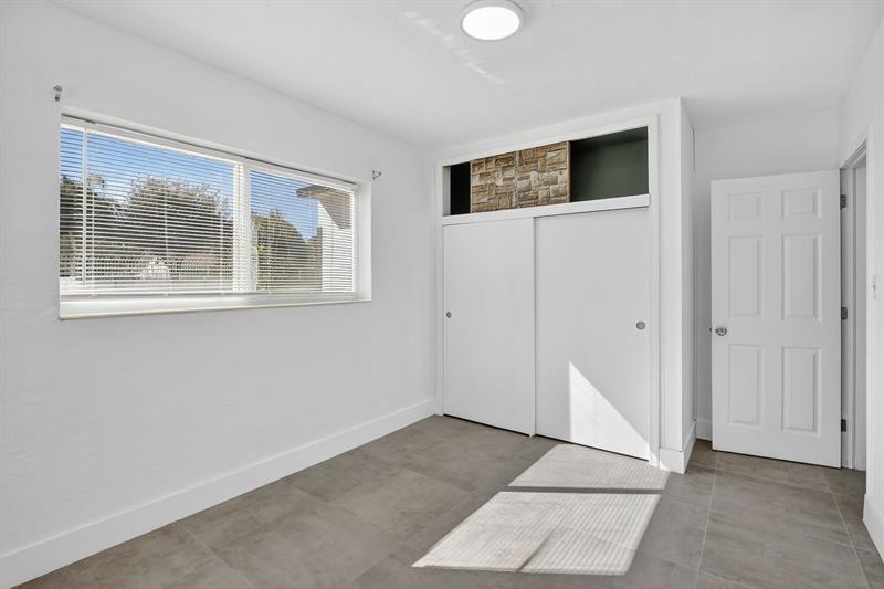 Image 12 of 18 For 642 11th St  