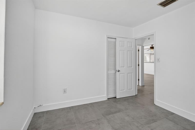 Image 15 of 18 For 642 11th St  