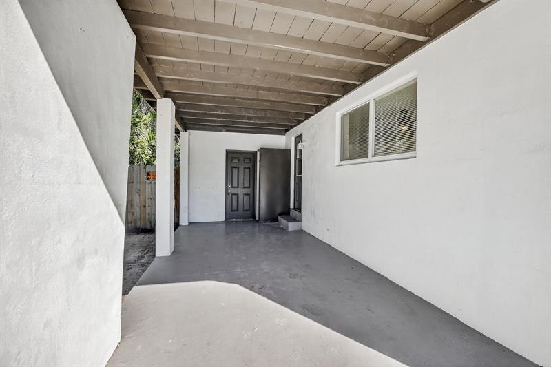 Image 4 of 18 For 642 11th St  