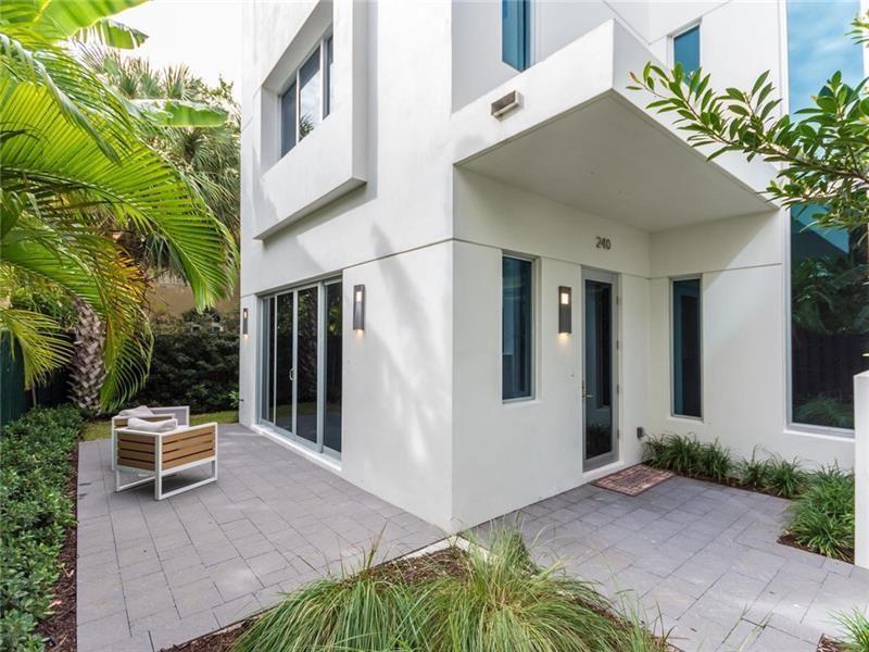 Image 3 of 41 For 240 Shore Ct