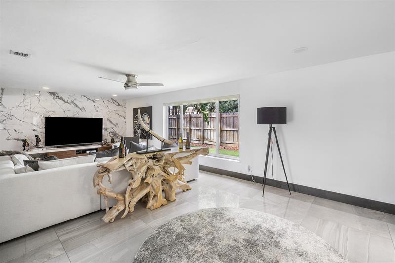 Image 17 of 42 For 2117 29th St