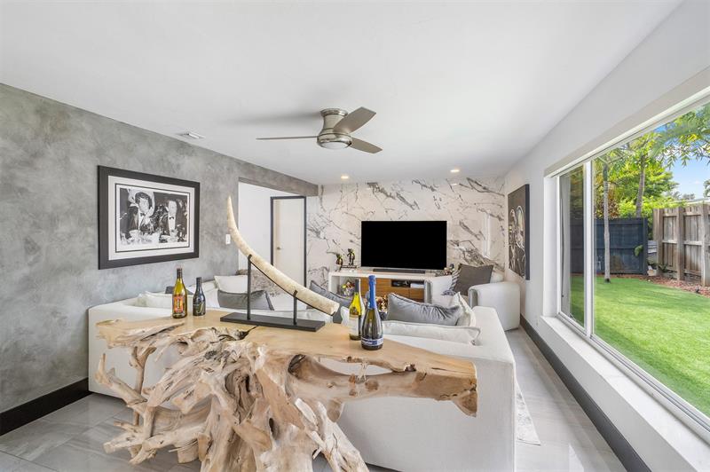 Image 18 of 42 For 2117 29th St