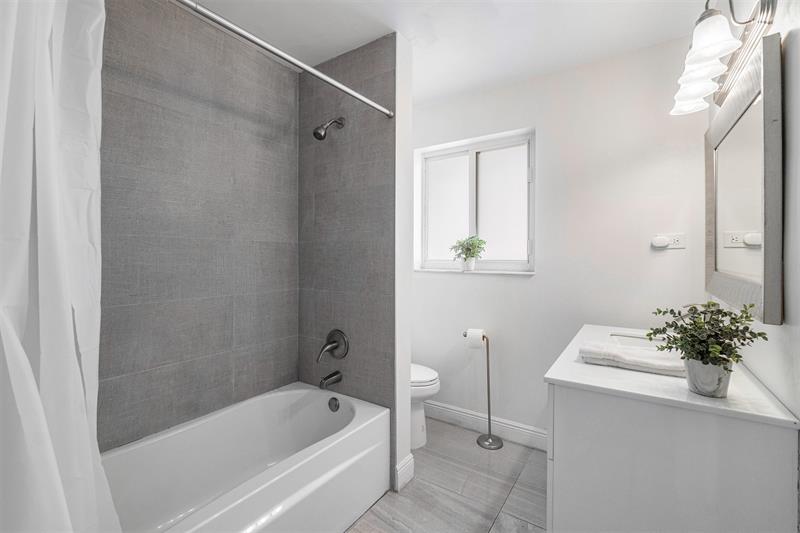 Image 21 of 42 For 2117 29th St