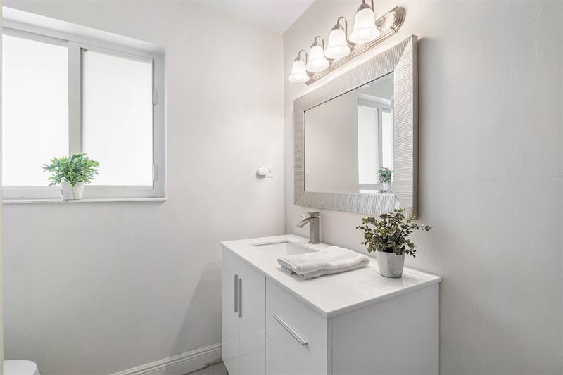 Image 22 of 42 For 2117 29th St