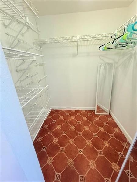 Image 37 of 57 For 2101 Ocean Dr  2502