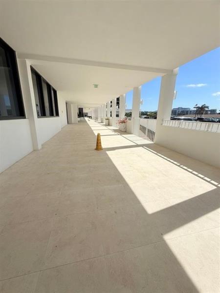 Image 44 of 57 For 2101 Ocean Dr  2502