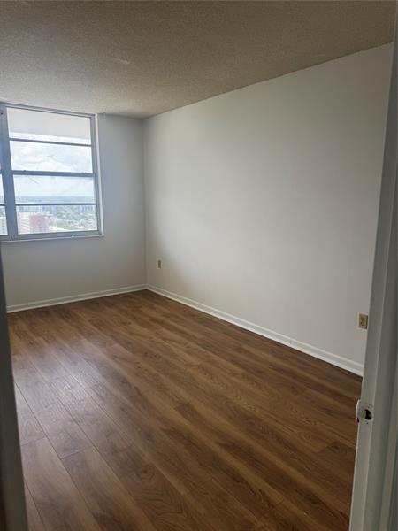 Image 19 of 24 For 2851 183rd St  2004