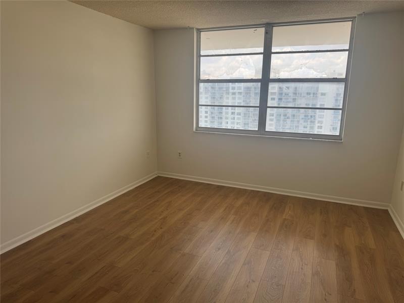 Image 20 of 24 For 2851 183rd St  2004