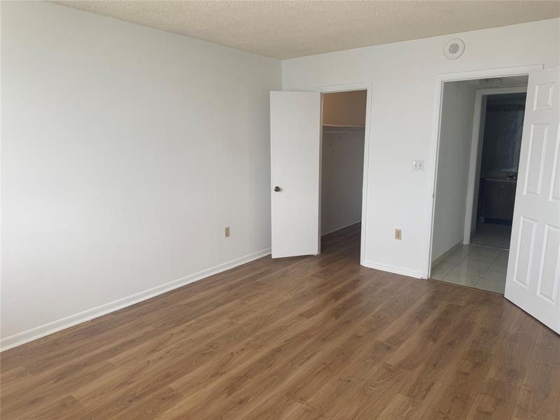 Image 21 of 24 For 2851 183rd St  2004