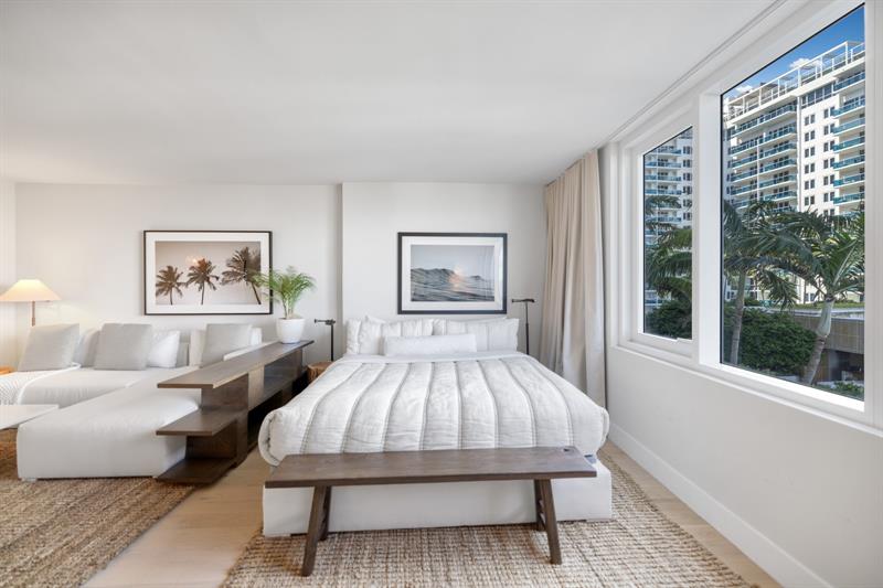 Image 12 of 39 For 2301 Collins Ave  512