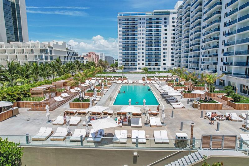 Image 18 of 39 For 2301 Collins Ave  512