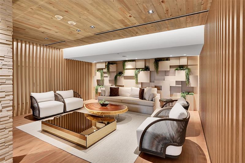 Image 33 of 39 For 2301 Collins Ave  512