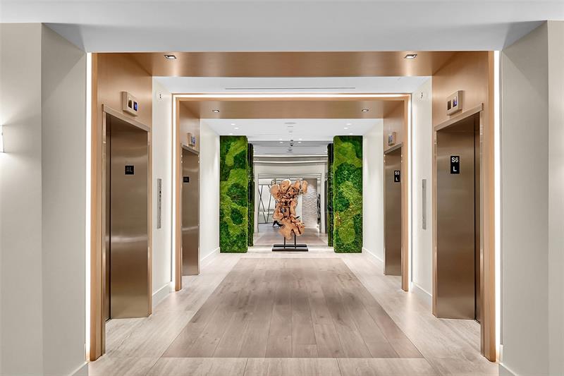 Image 34 of 39 For 2301 Collins Ave  512