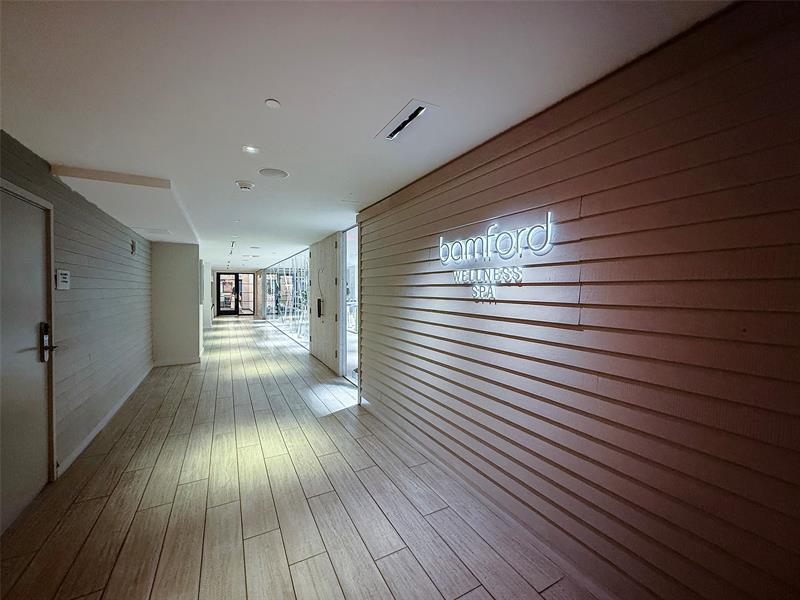 Image 37 of 39 For 2301 Collins Ave  512