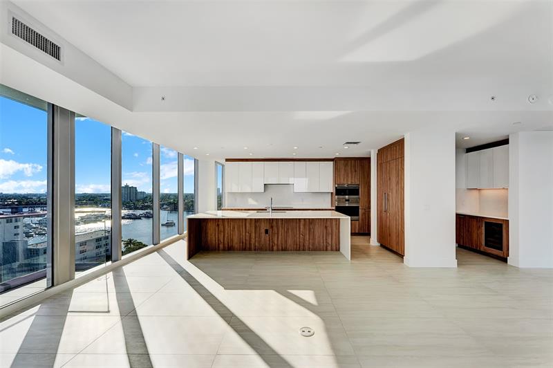 Image 20 of 70 For 153 Seabreeze Blvd  902-s