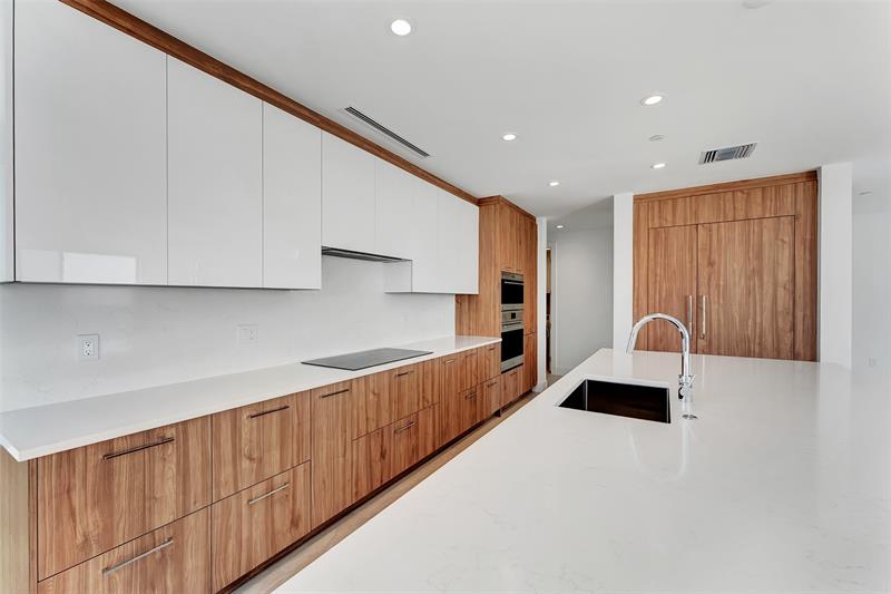 Image 26 of 70 For 153 Seabreeze Blvd  902-s