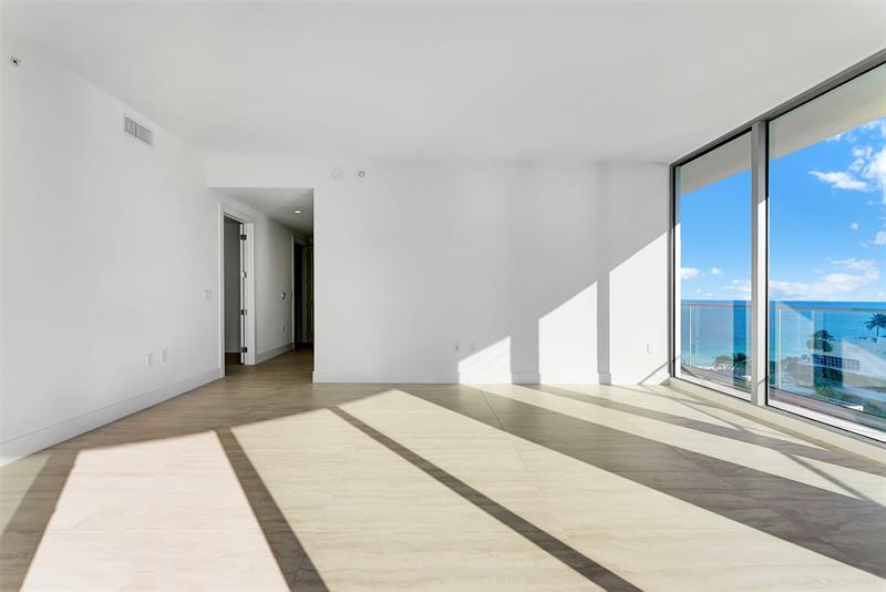 Image 28 of 70 For 153 Seabreeze Blvd  902-s