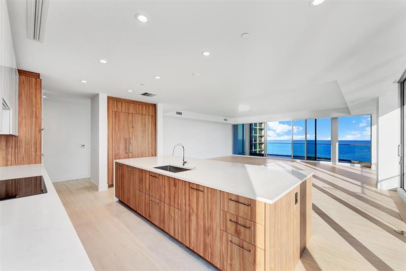 Image 64 of 70 For 153 Seabreeze Blvd  902-s