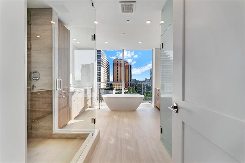 Image 67 of 70 For 153 Seabreeze Blvd  902-s