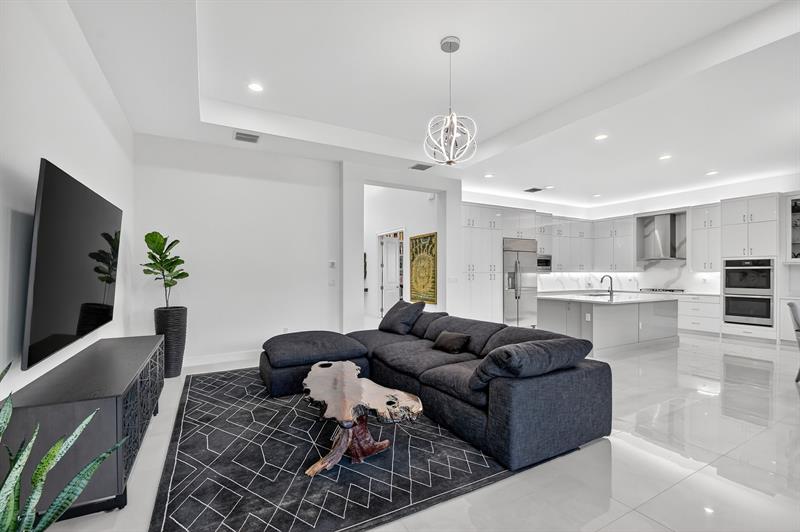 Image 22 of 91 For 11110 Glen Orchard Ln