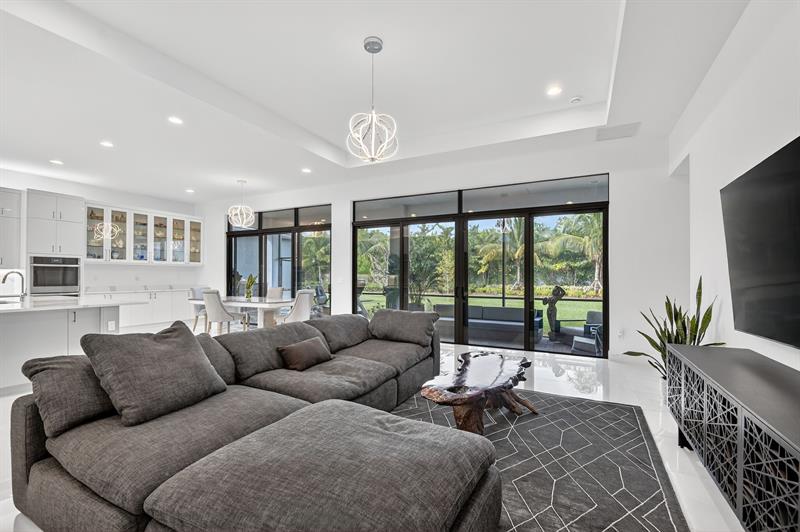 Image 23 of 91 For 11110 Glen Orchard Ln