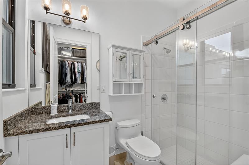 Image 43 of 91 For 11110 Glen Orchard Ln