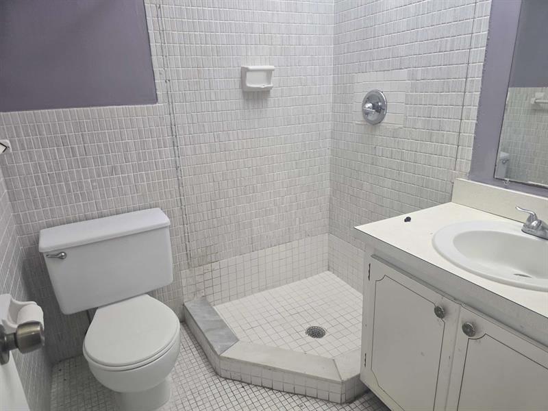 Image 6 of 15 For 1320 43rd Ter