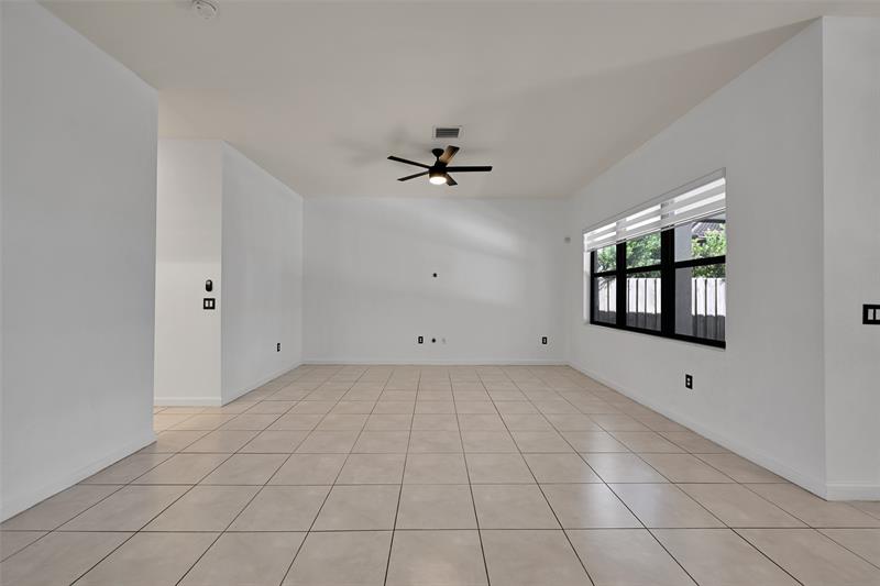 Image 17 of 35 For 25241 118th Ave