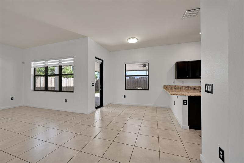 Image 18 of 35 For 25241 118th Ave