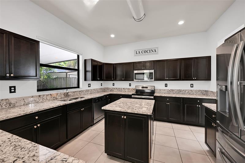 Image 21 of 35 For 25241 118th Ave