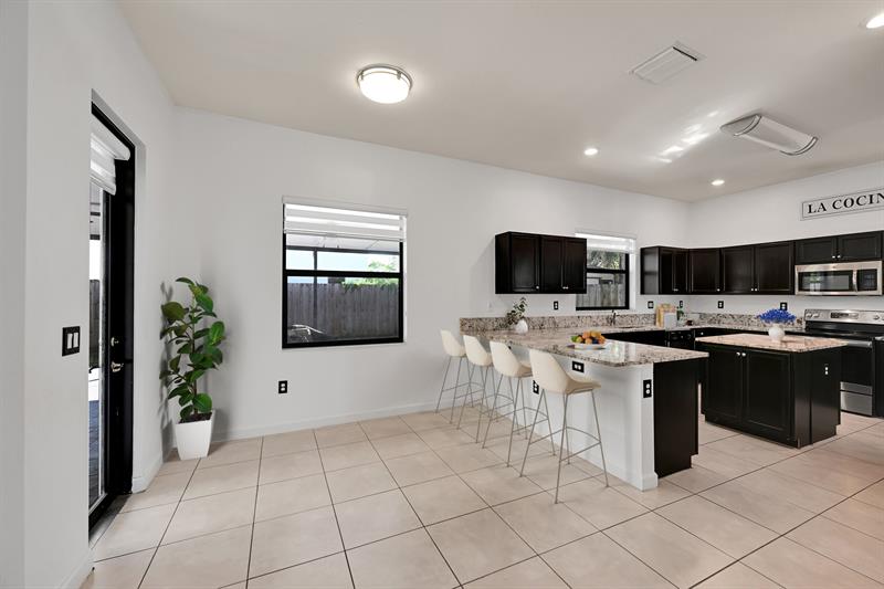 Image 9 of 35 For 25241 118th Ave