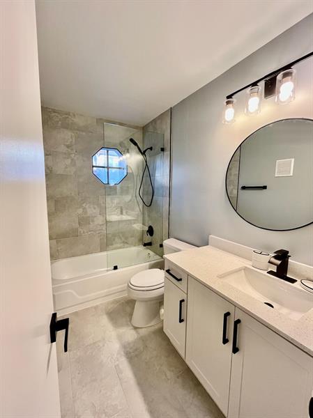 Image 17 of 51 For 3313 Inverrary Blvd  3313