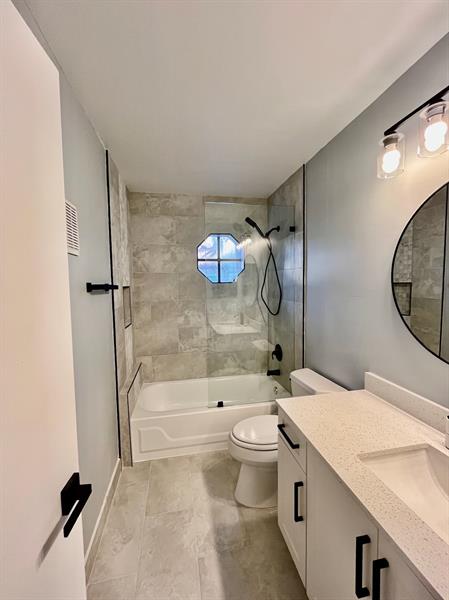 Image 18 of 51 For 3313 Inverrary Blvd  3313