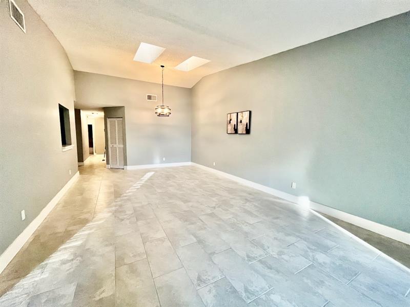 Image 7 of 51 For 3313 Inverrary Blvd  3313