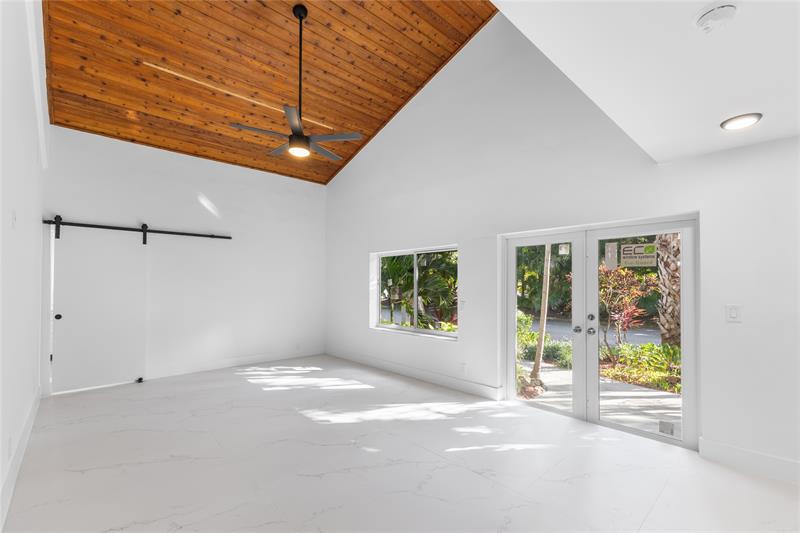 Image 14 of 46 For 4701 1st Pl  