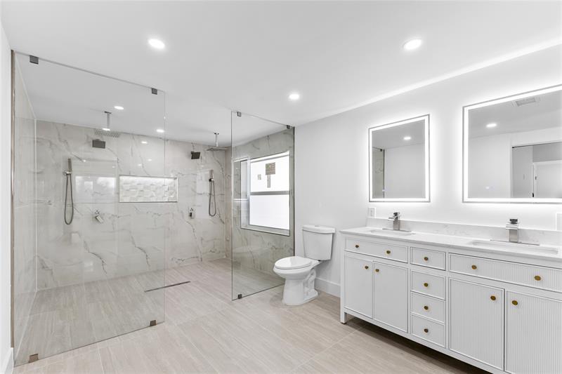 Image 16 of 46 For 4701 1st Pl  