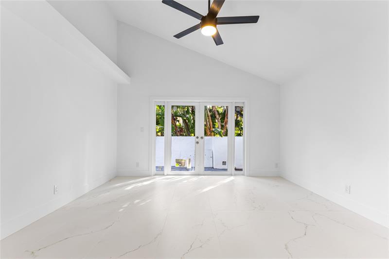 Image 18 of 46 For 4701 1st Pl  