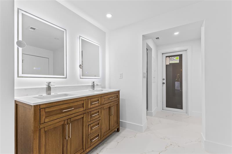 Image 22 of 46 For 4701 1st Pl  