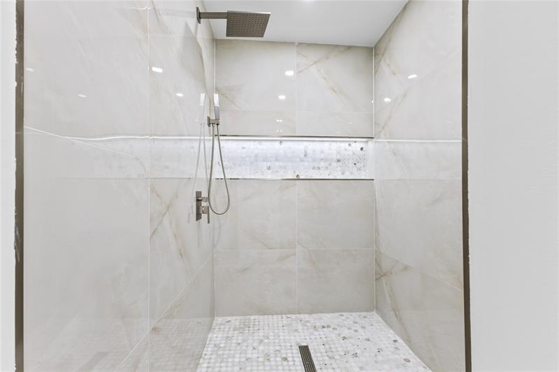 Image 23 of 46 For 4701 1st Pl  