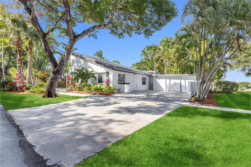 Image 3 of 46 For 4701 1st Pl  