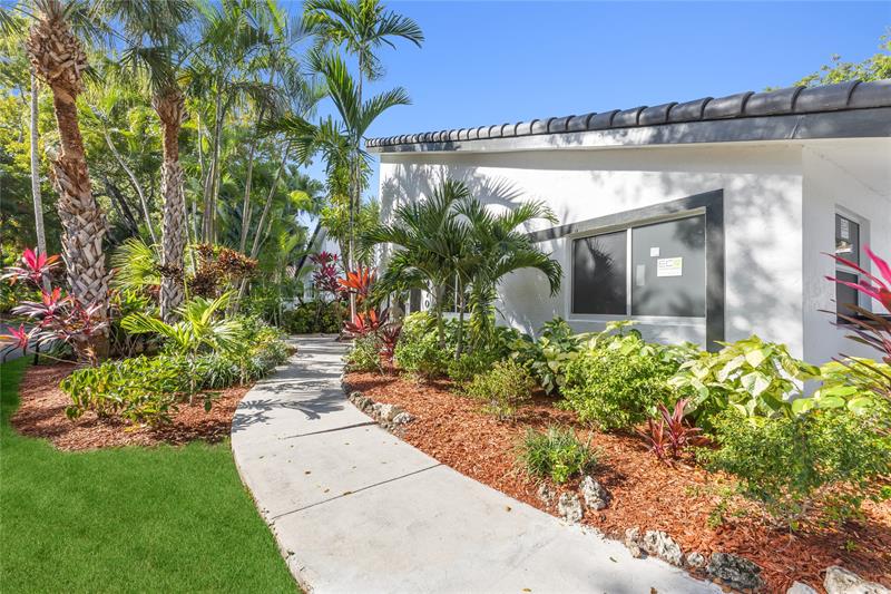 Image 6 of 46 For 4701 1st Pl  