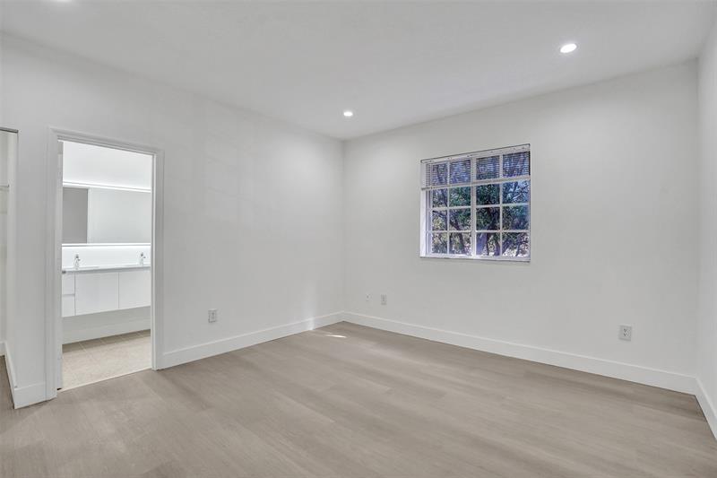 Image 13 of 35 For 1003 100th Ave