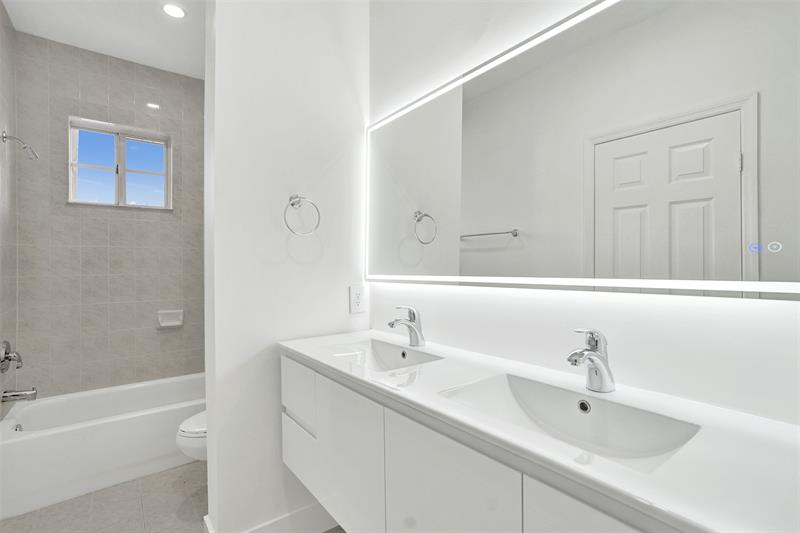 Image 21 of 35 For 1003 100th Ave