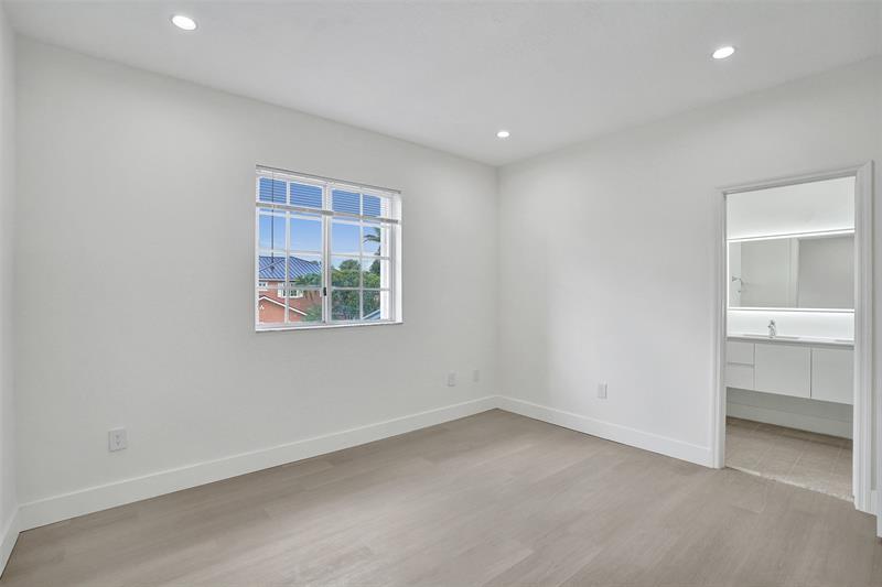 Image 23 of 35 For 1003 100th Ave