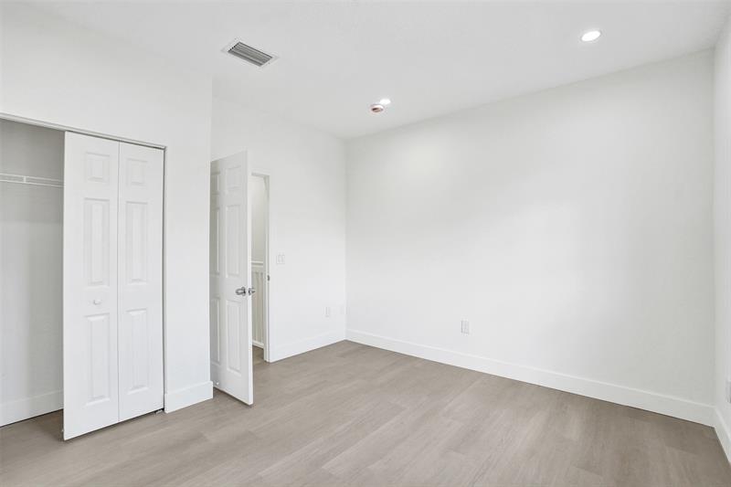 Image 24 of 35 For 1003 100th Ave