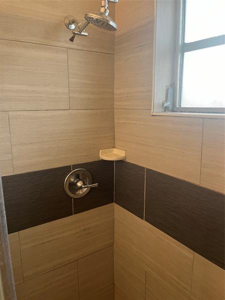 Image 10 of 38 For 5507 24th Ave