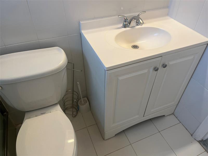 Image 15 of 38 For 5507 24th Ave