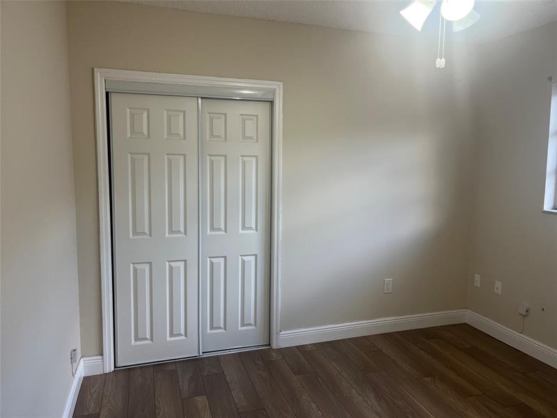 Image 19 of 38 For 5507 24th Ave